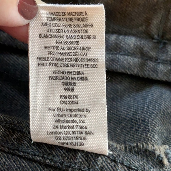 Free People Woman’s Black Distressed Denim Jacket With Removable Hoodie Size XS - Picture 5 of 12